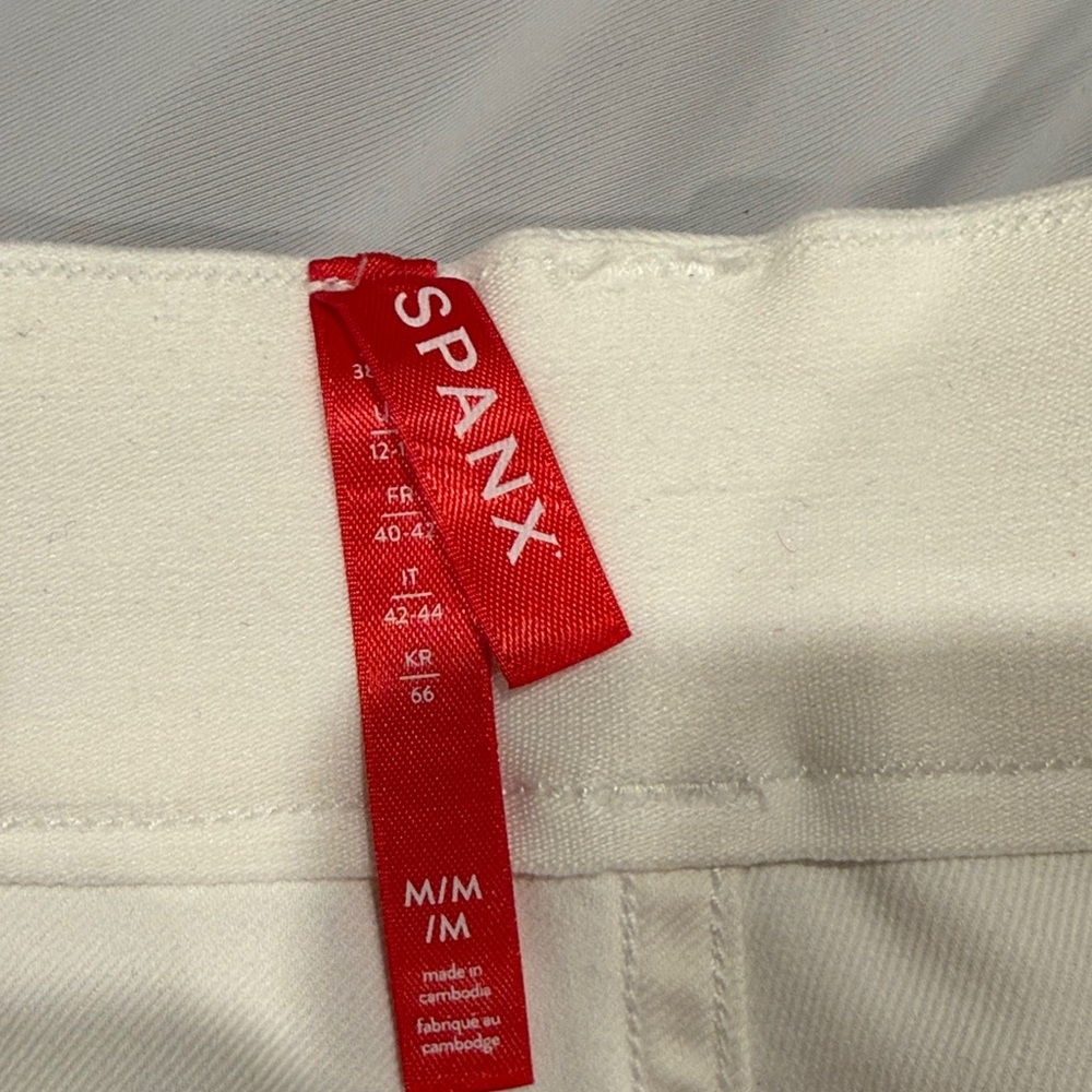 Spanx Brand Women's White Casual 4” Twill Shorts Size M NWOT - Picture 3 of 5
